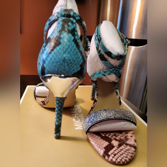 NIB Michael Kors Astrid Sandal - Picture 4 of 5